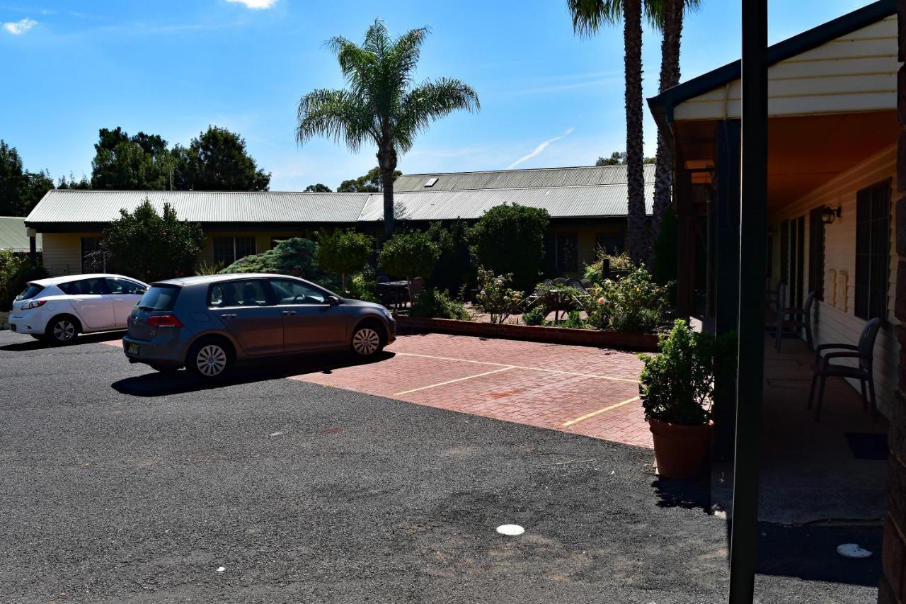 Ten Dollar Town Motel Gulgong Exterior photo